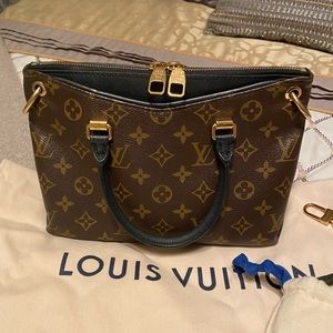 Louis Vuitton Pallas BB